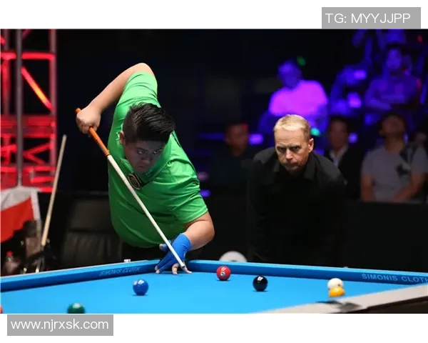 上海篮球队在世界杯积分榜上以59分稳居第一名展现强劲实力